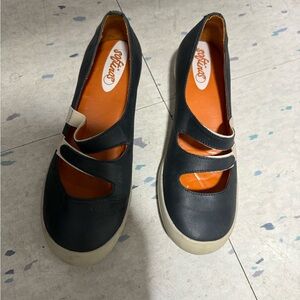 Softino’s by London fly Mary Jane loafer 37/6 1/2